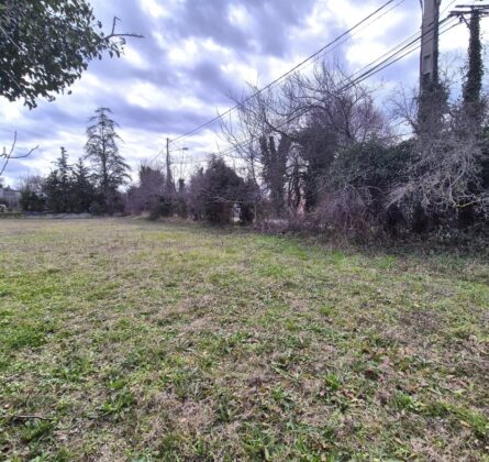 Terrain constructible à la sortie du village idéalement placé - constrcuteur de maison - Villas la Provençale