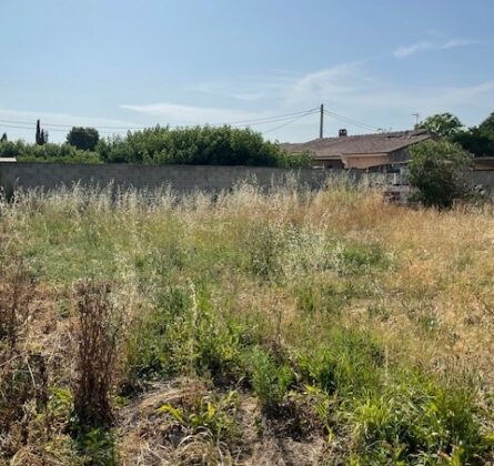 Terrain constructible de 423 m² – Quartier Saint-Joseph, Pélissanne - constrcuteur de maison - Villas la Provençale