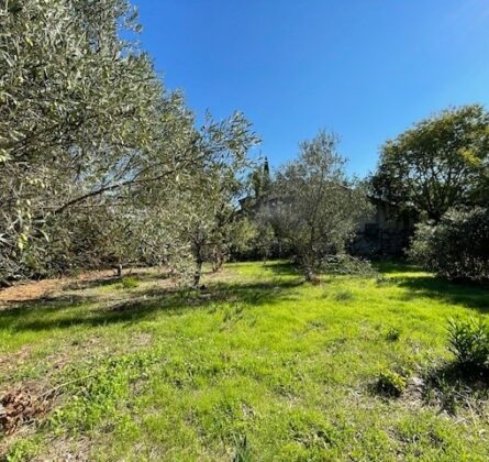 Terrain d’exception au pied du château de Lançon-Provence ! - constrcuteur de maison - Villas la Provençale