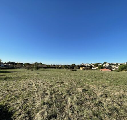 TERRAIN RARE  DANS UN PETIT LOTISSEMENT - constrcuteur de maison - Villas la Provençale
