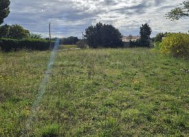 TERRAIN CONSTRUCTIBLE – PRIX ATTRACTIF – À SAISIR RAPIDEMENT