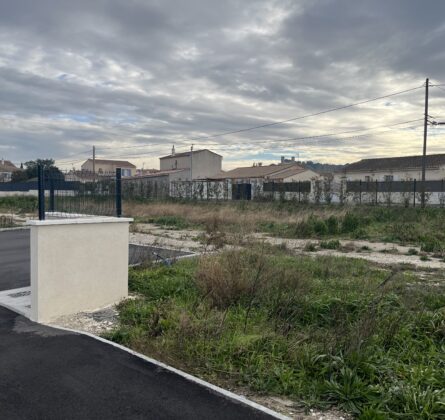 Terrain constructible, bel emplacement à Châteaurenard - constrcuteur de maison - Villas la Provençale