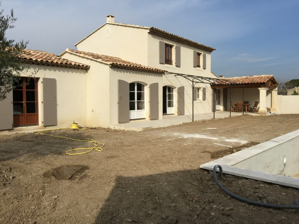 maison pub saint rémy.jpg