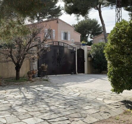 EXCEPTIONNEL A CHATEAUNEUF LES MARTIGUES QUARTIER LA MEDE - constrcuteur de maison - Villas la Provençale