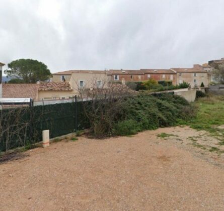 Terrain construcitble sur CUERS  120.000 euros HFN - constrcuteur de maison - Villas la Provençale