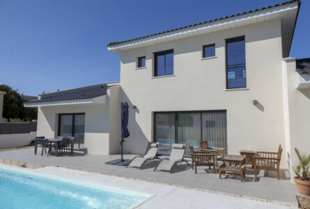 SUPERBE MAISON DE CARACTERE SECTEUR RESIDENTIEL - constrcuteur de maison - Villas la Provençale