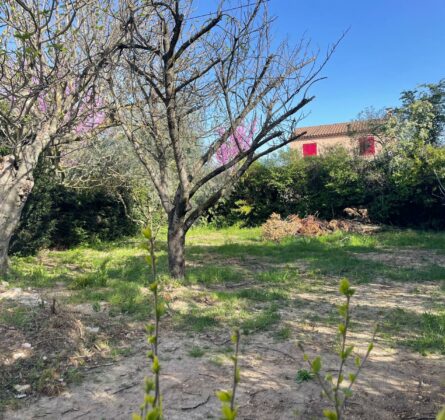 Saisissez l’occasion rare : un terrain à Puyricard prêt à accueillir vos projets les plus ambitieux ! - constrcuteur de maison - Villas la Provençale