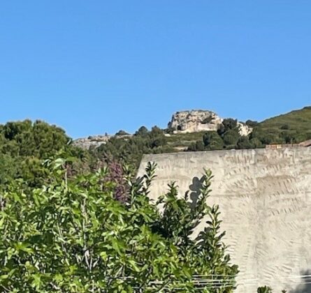 Terrain d’exception à La Fare-les-Oliviers – 500 m² en impasse - constrcuteur de maison - Villas la Provençale