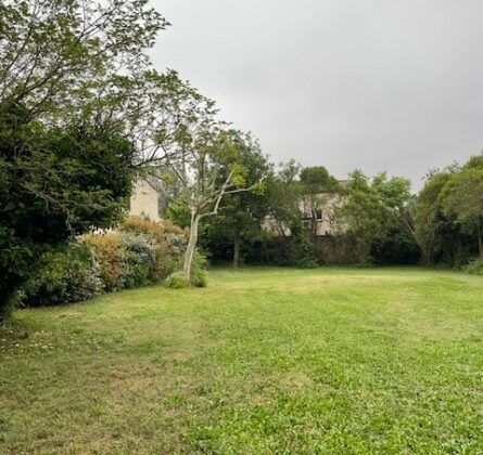 Superbe terrain constructible de 920 m² à Salon-de-Provence - constrcuteur de maison - Villas la Provençale