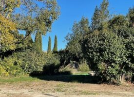 Salon-de-Provence – Terrain à bâtir de 525 m²