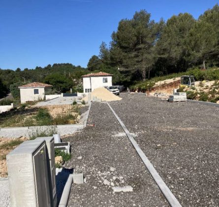 TERRAIN A BATIR SUR  PEYPIN - constrcuteur de maison - Villas la Provençale