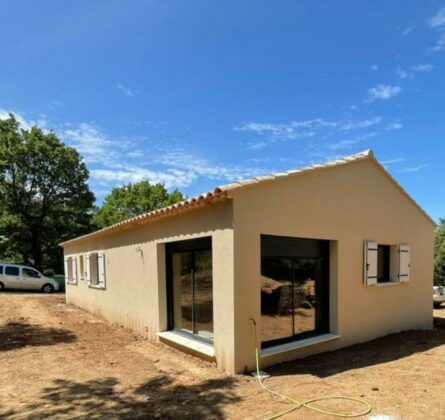 Maison spacieuse de PLEIN PIED – avec 3 CHAMBRES - constrcuteur de maison - Villas la Provençale