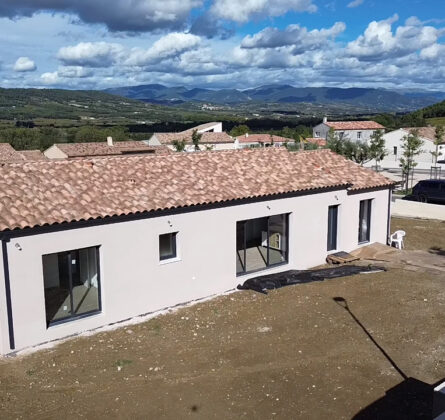 MAISON AU CALME à ST-MITRE-LES-REMPARTS - constrcuteur de maison - Villas la Provençale