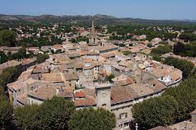 MAGNIFIQUE TERRAIN PLAT ET VIABILISE PELISSANNE