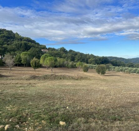 Terrain à Bâtir ROGNES - constrcuteur de maison - Villas la Provençale