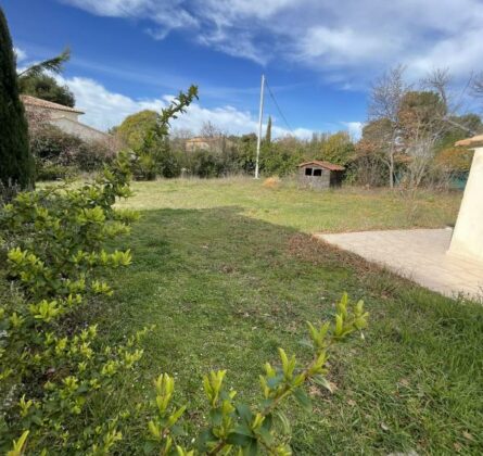 SUPERDE TERRAIN SECTEUR RESIDENTIEL PROCHE AIX EN PROVENCE - constrcuteur de maison - Villas la Provençale