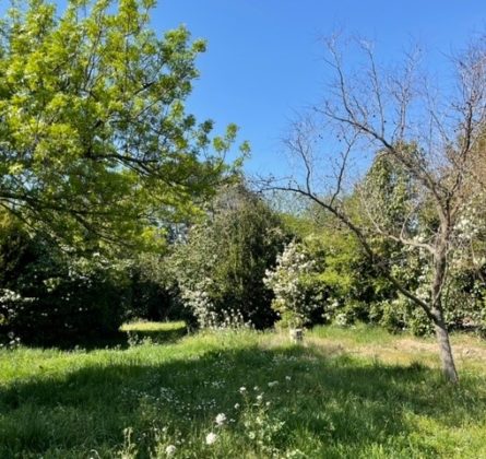 Dernier terrain sur un petit lotissement de 3 lots entièrement viabilisé - constrcuteur de maison - Villas la Provençale