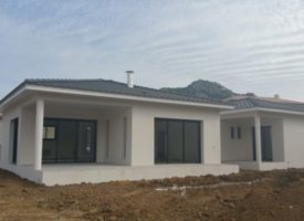 SUPERBE VILLA 3 CHAMBRES ET GRAND GARAGE  A MOLLEGES