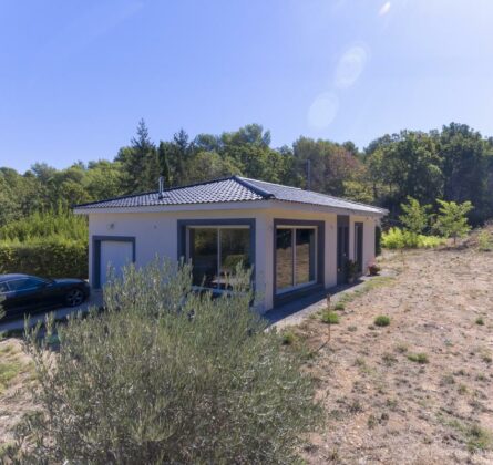 LAURIS. Superbe Maison de plain pied de 100 m² + Garage 18 m² - constrcuteur de maison - Villas la Provençale