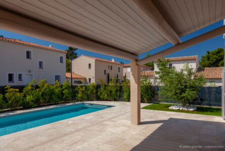 BASTIDE AVEC GRAND GARAGE - constrcuteur de maison - Villas la Provençale