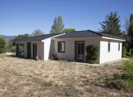 MAISON + GARAGE LA ROQUE D’ANTHERON