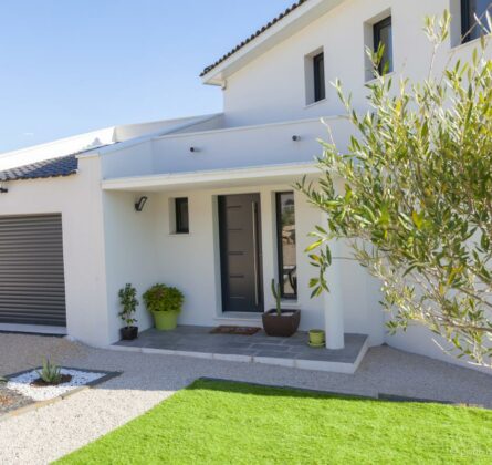 Belle maison de 120 m² proposant une belle pièce de vie de 50 m² ouvert sur le jardin - constrcuteur de maison - Villas la Provençale