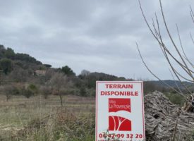 Au calme absolu au cœur du village de Septèmes Les vallons  cette belle maison de 158 M2