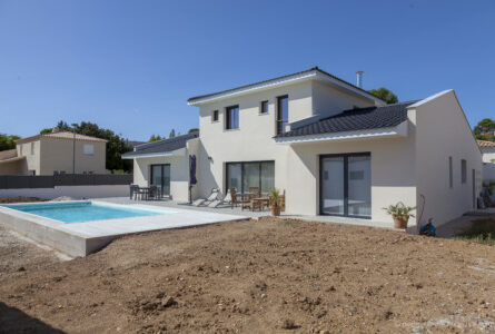 Maison de 110m2 avec jardin de 550m2 en plein coeur du village de Belcodène - constrcuteur de maison - Villas la Provençale