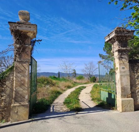 Magnifique terrain constructible sur Cadenet - constrcuteur de maison - Villas la Provençale