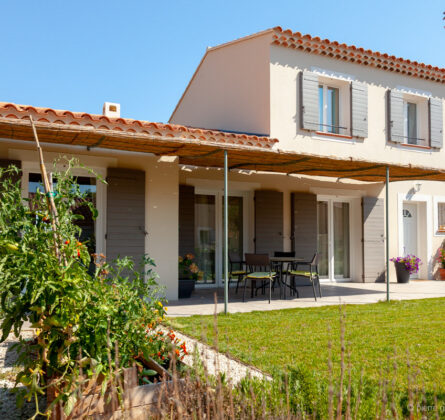 Au pied du Luberon et à 5 mn du centre ville de Maussane Les Alpilles - constrcuteur de maison - Villas la Provençale