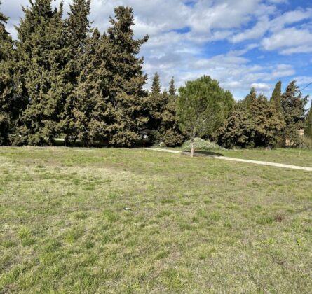 SORGUES 84700- terrain  400m² - constrcuteur de maison - Villas la Provençale