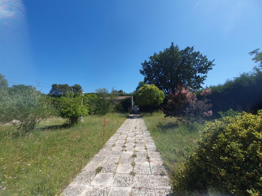 MAGNIFIQUE TERRAIN – FUVEAU